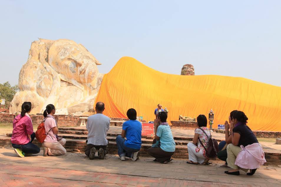 Viếng tượng Phật nằm tại Ayutthaya